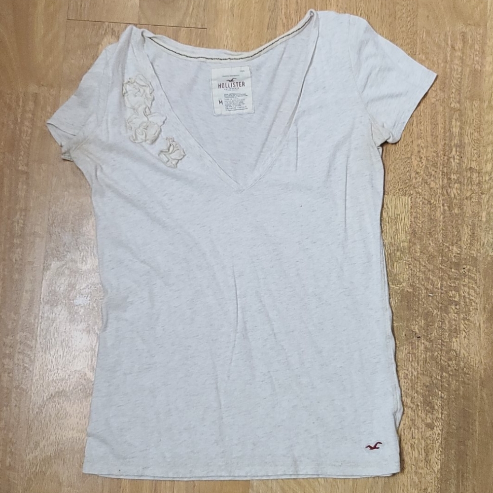 Hollister v neck top